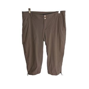 Columbia Hiking Gray Capri Pants Womens Size 12 Drawstring Zip Nylon Str…